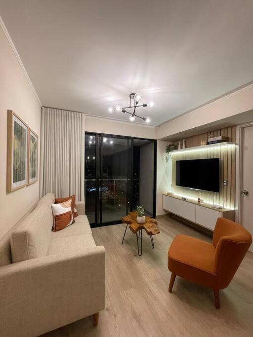 De Estreno Y Vista Panoramica En San Isidro * Lima